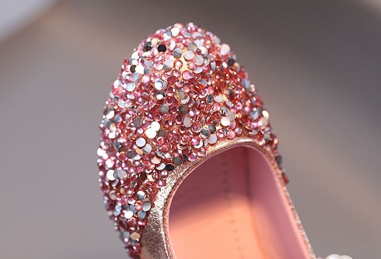 Туфли нежные для девочек