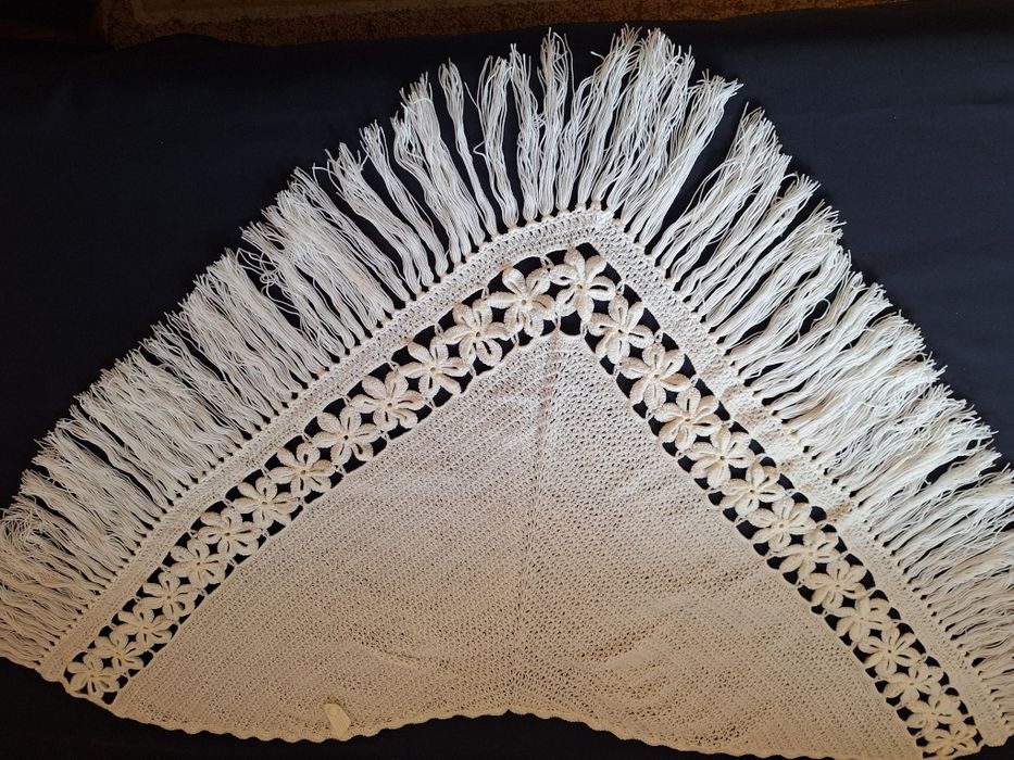 Ръчно плетен шал