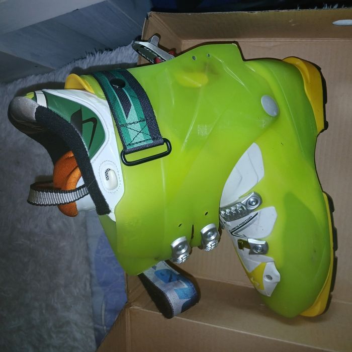 Ски обувки размер: EU-42/ US-9
Цена  75 лв