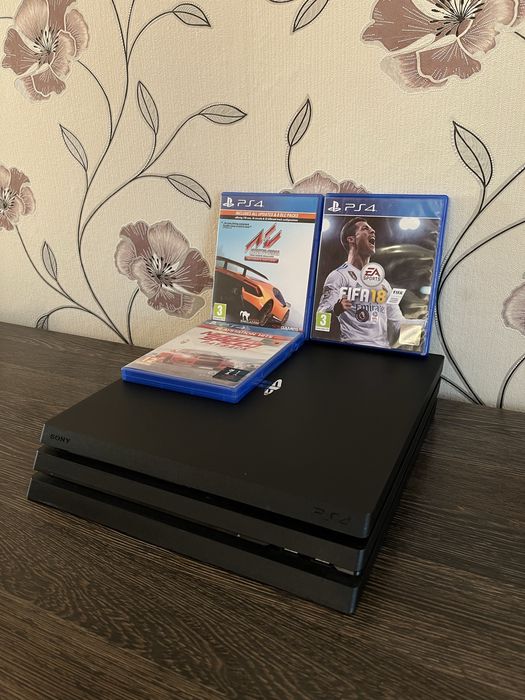 Ps4 pro 1T с 3 игри и джойстик