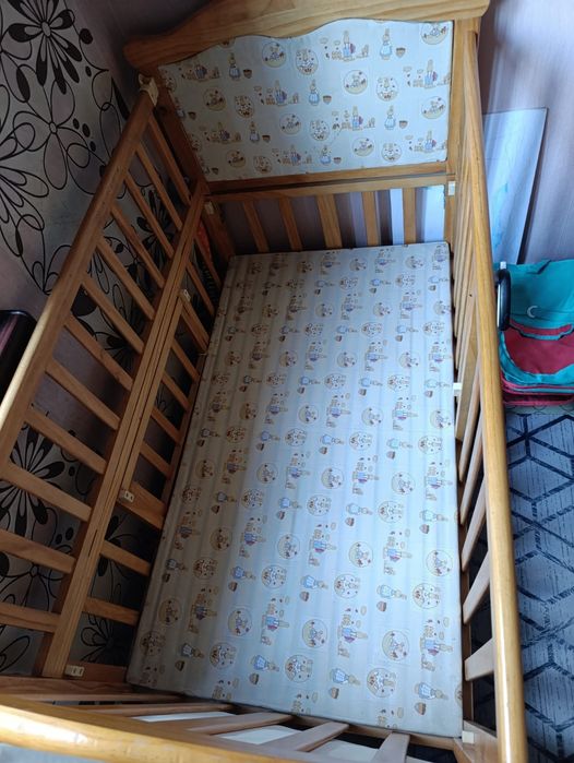 Продам манеж б/у