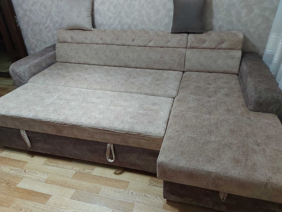 Диван угловой б/у