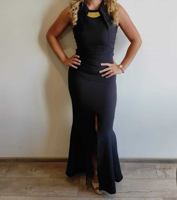 Черна официална рокля с цепка