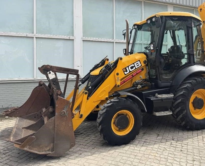 Комбиниран багер JCB 3CX | 2011 г. | 4x4 | 4 720 моточаса | 4-в-1