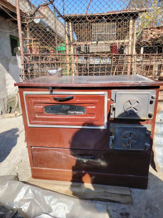 Sobă pe lemne folosită