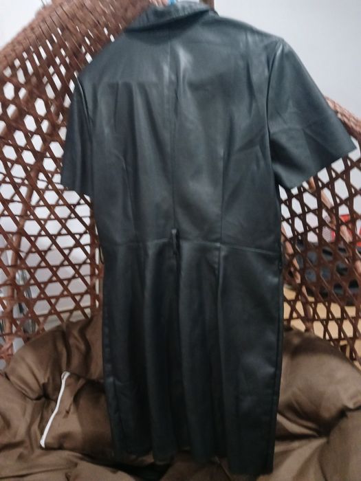 Продам платья и костюм