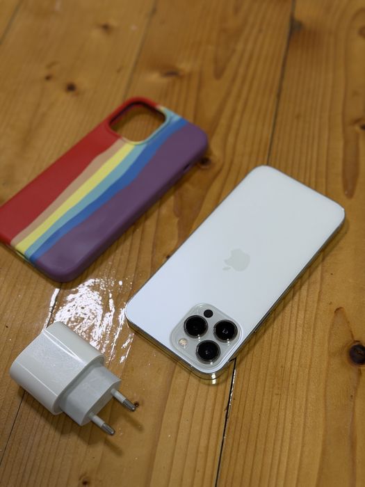 iPhone 13 Pro Max Alb, stare impecabila | Adaptor original + husa cadou!