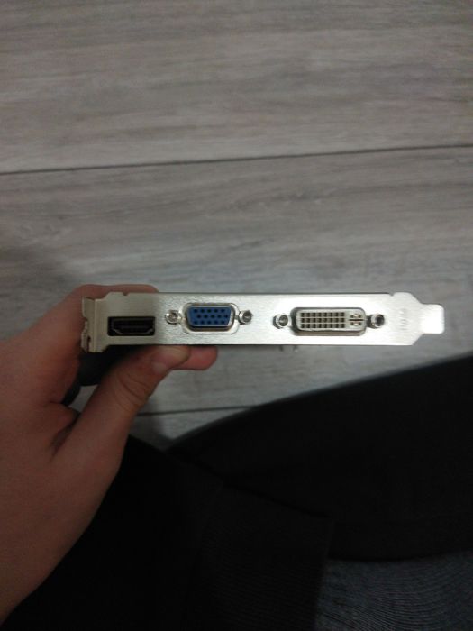 Продам видеокарту инно на 1 гб