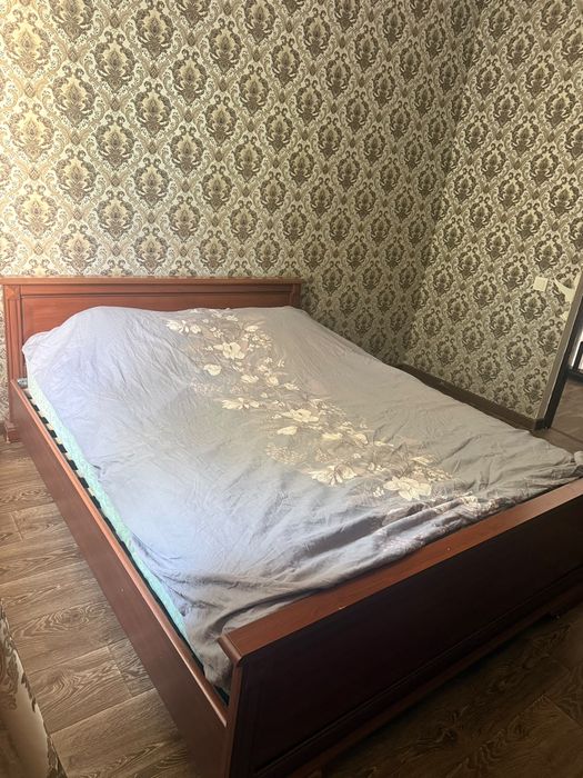 Кровать с тумбой