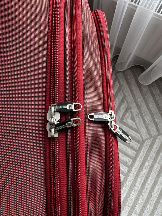 Продам чемодан большой!