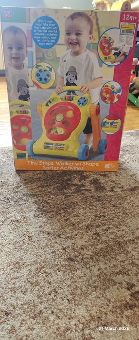Premergator Playgo Tiny Steps Walker with Shape Sorter Activities