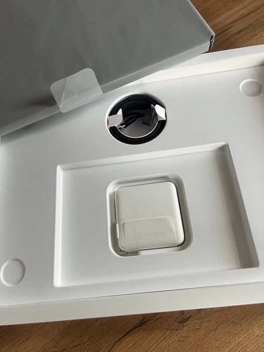 MacBook Pro 14" (M4 / 16GB / 1TB)