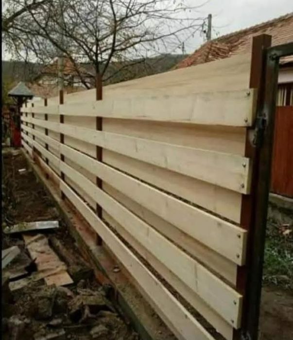 Vând garduri și porți la comanda clientului