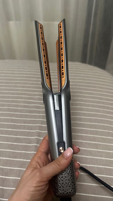 Преса за коса тип Дайсън