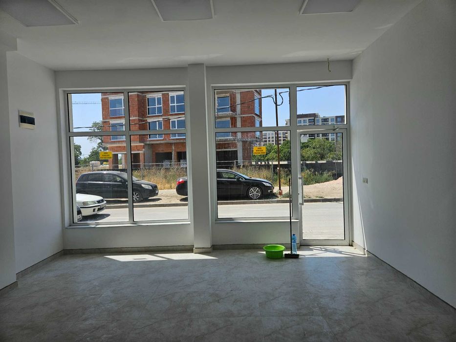 Дава се под наем Магазин в Пловдив, Южен - 90 кв.м за 612 € - Снимка #3