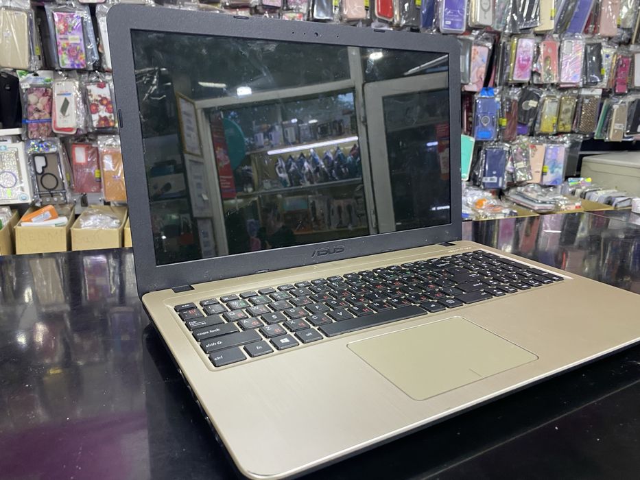 Ноутбук Asus / core i-8200 / 1tb /win10