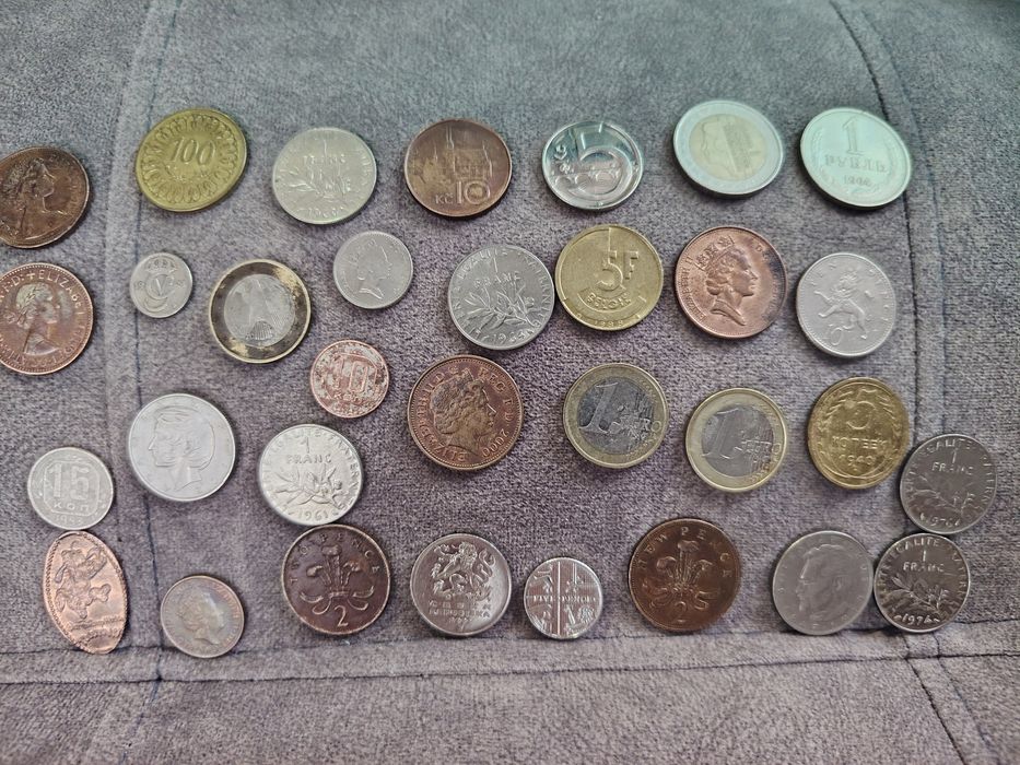 Продам монеты.  .