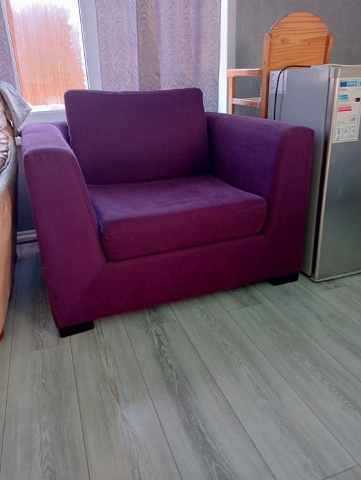 Продам  два кресла