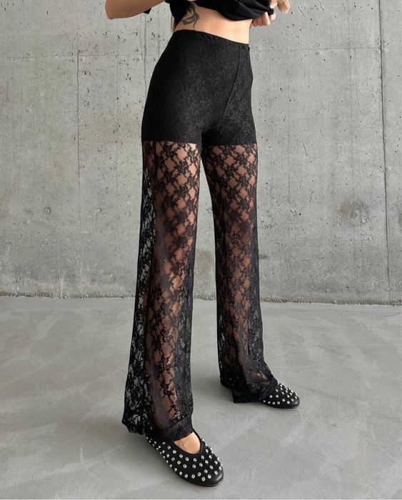 Уникален сет /комплект панталон и бюстие дантела