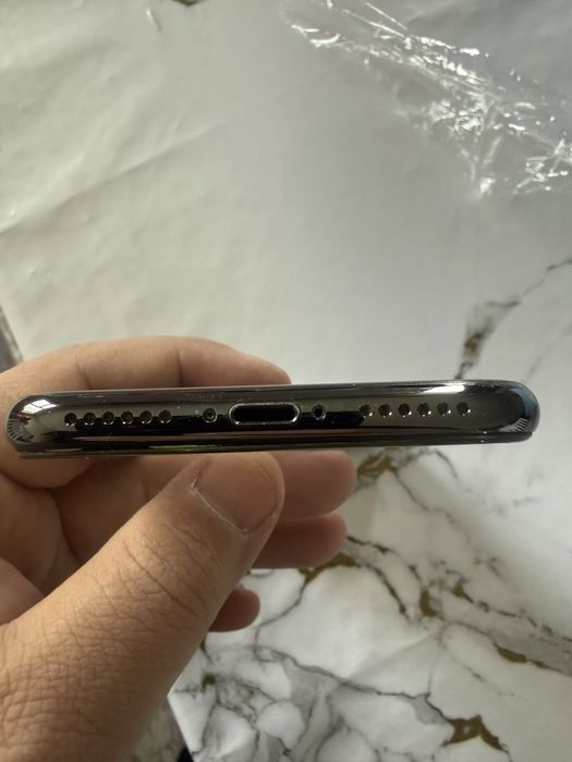 Iphone x в отличном состояний