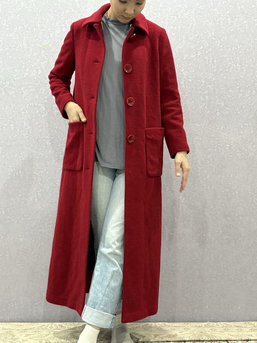 Продам пальто красный