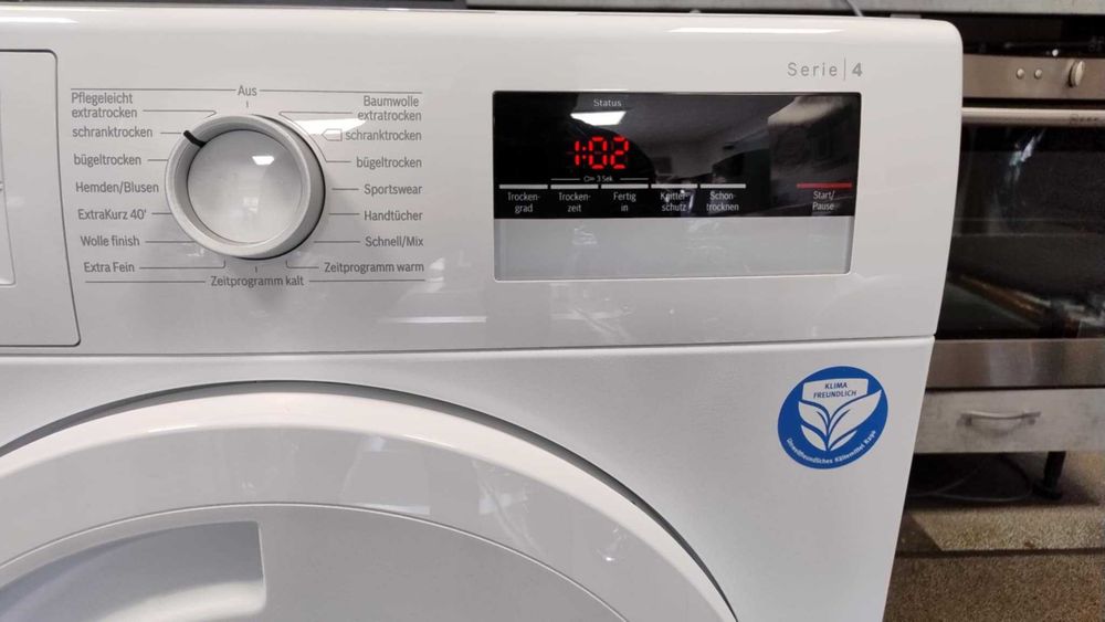 A+++ Сушилня с термопомпа Bosch-Бош Series 4 8 кг EasyClean