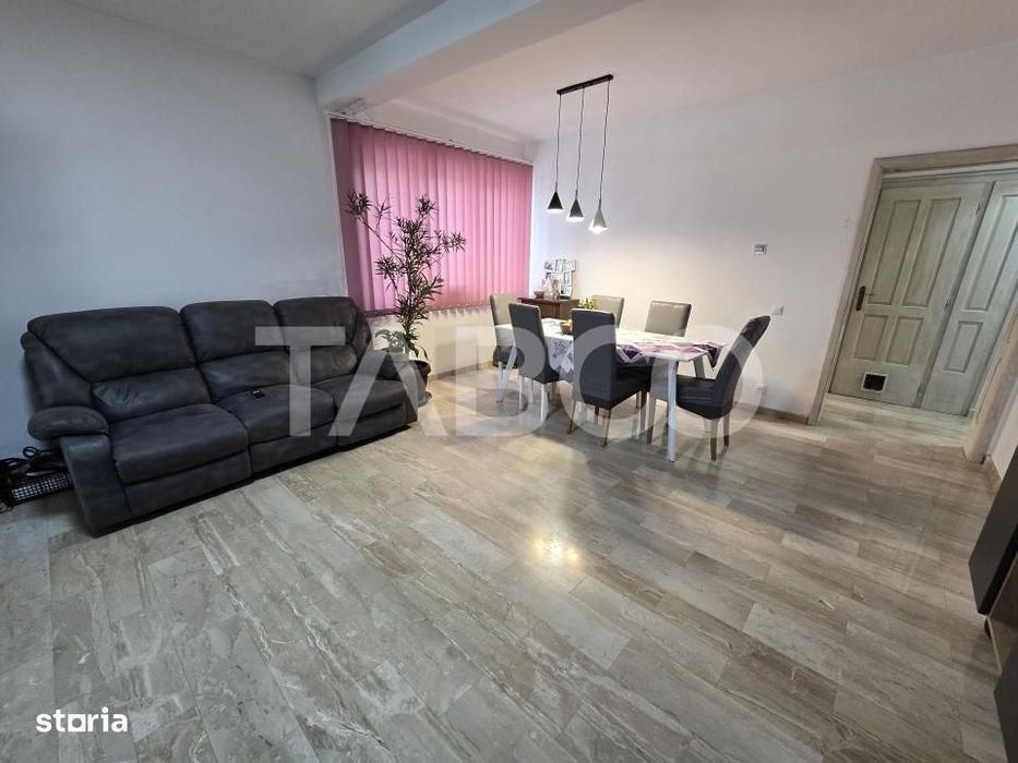 Casa individuala de vanzare teren 852 mp 5 camere 2 bai Selimbar Sibiu