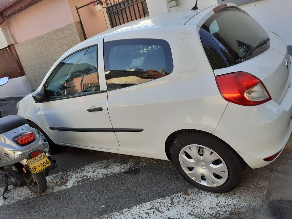 Vând Renault clio