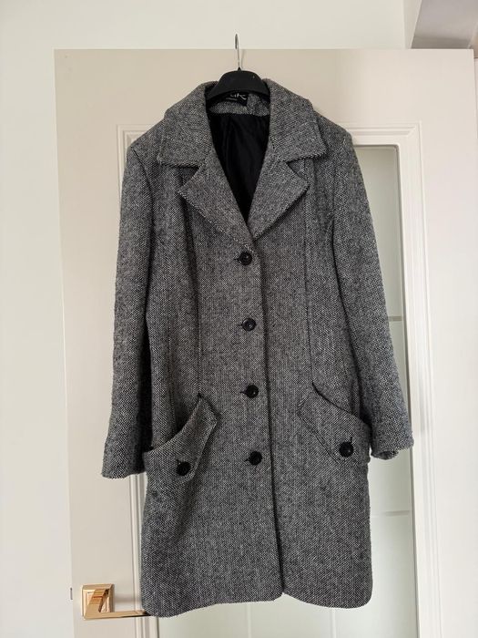 Продаётся женское пальто