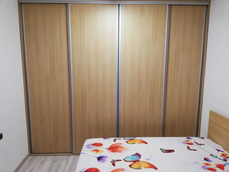 Proprietar-inchiriez apartament in Isaran (Tractorul) cu 2 camere (extins la 3 camere)
