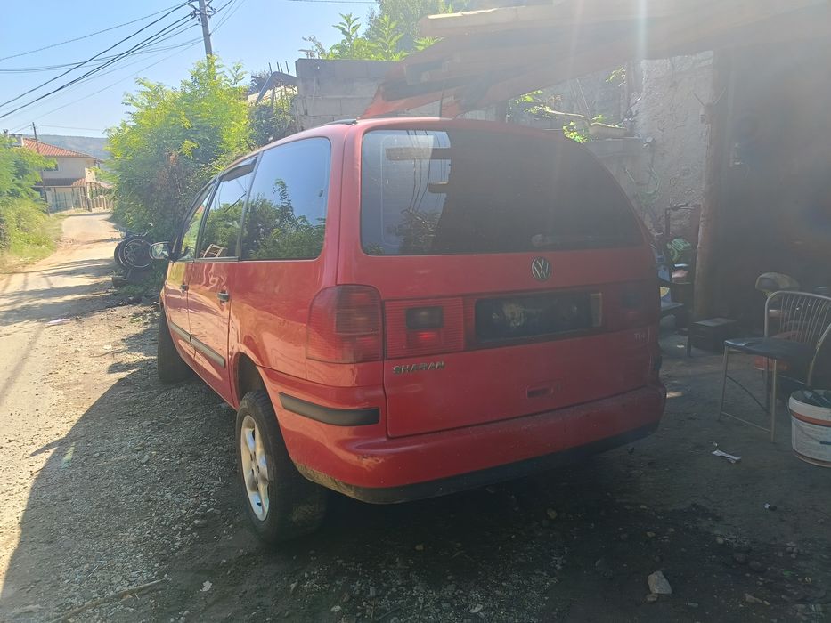 VW Sharan 1.9 116 к.с. 2002 г. – на части

Автомобилът е ударен отпред вдясно.
Двигателят работи отлично, всичк