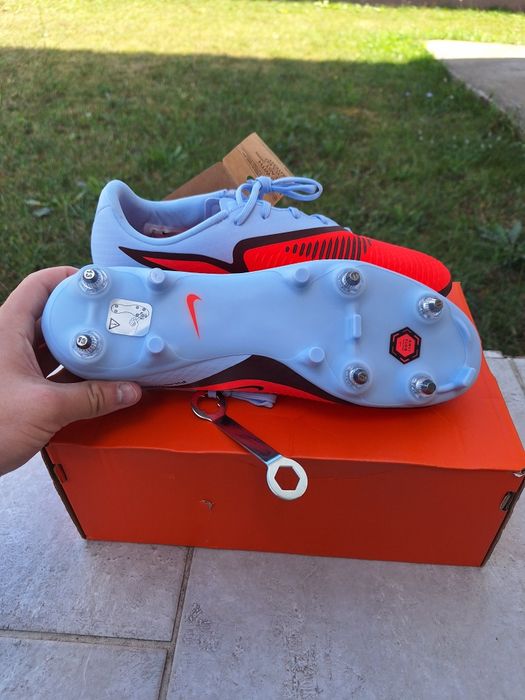 Nike Phantom 6 Low Academy SG-PRO AC