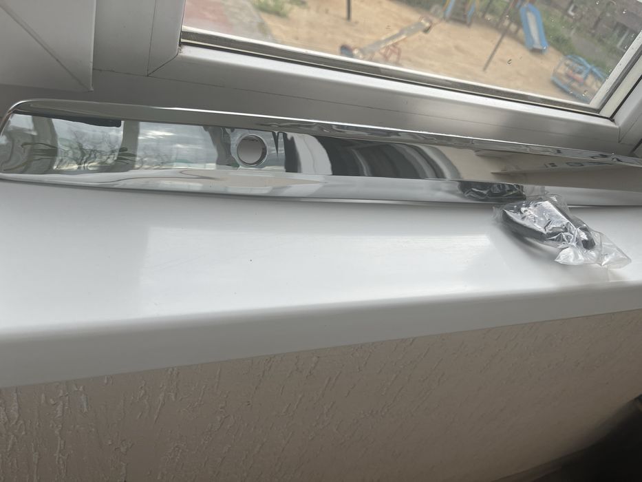 Молдинг продам на тайота каролла