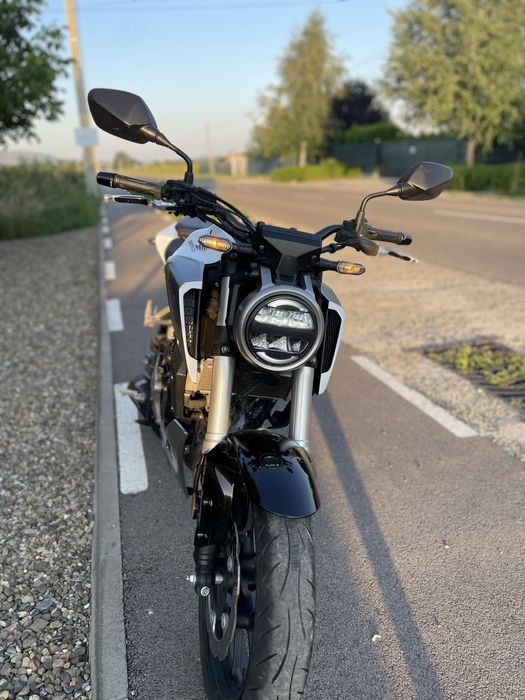 Motocicleta Honda CB125R A1 LeoVince