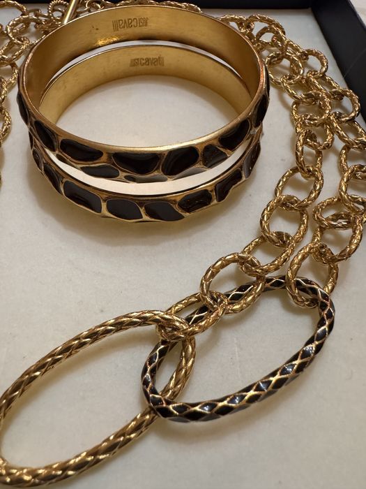Златно бижута на Just Cavalli