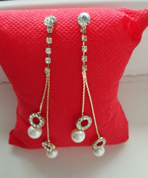 Продам красивые сережки ,застёжка гвоздики