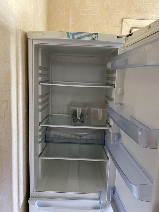 Холадильник сотилади срочно