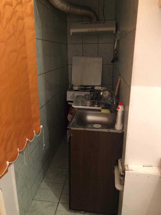 Inchiriez Garsoniera, Drobeta Turnu Severin 38 MP, Etaj 1 Bloc de apartamente, Instalatie de gaz, Strada Crișana(Zona Stomatologie) Pret 900 lei
