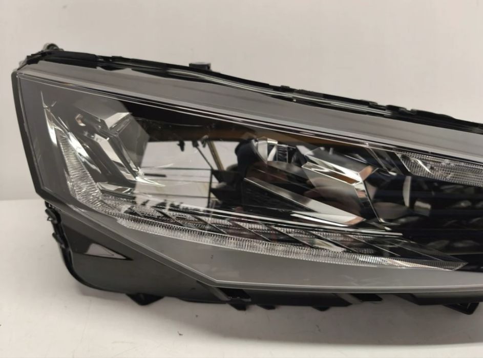 Ляв и десен фар за Шкода Скала кристал лед фейс  SKODA SCALA LIFT FULL LED 665941016A и 655941015A