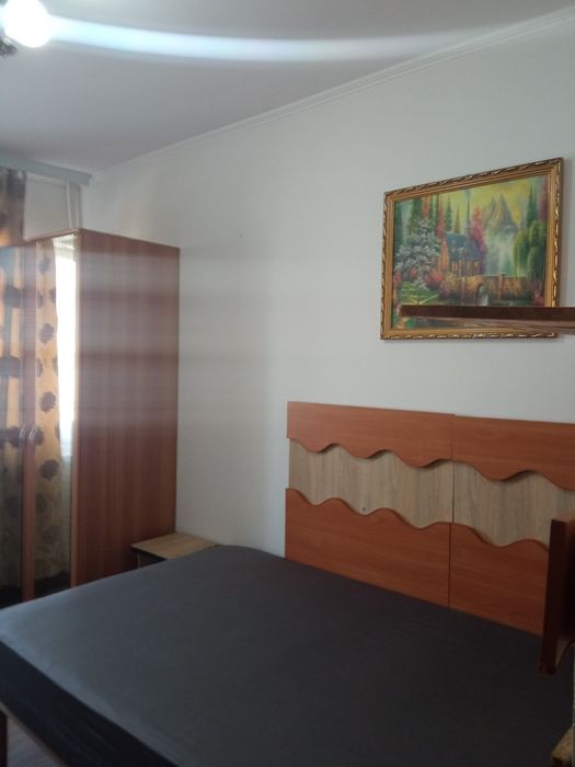 Închiriez  apartament 3 camere