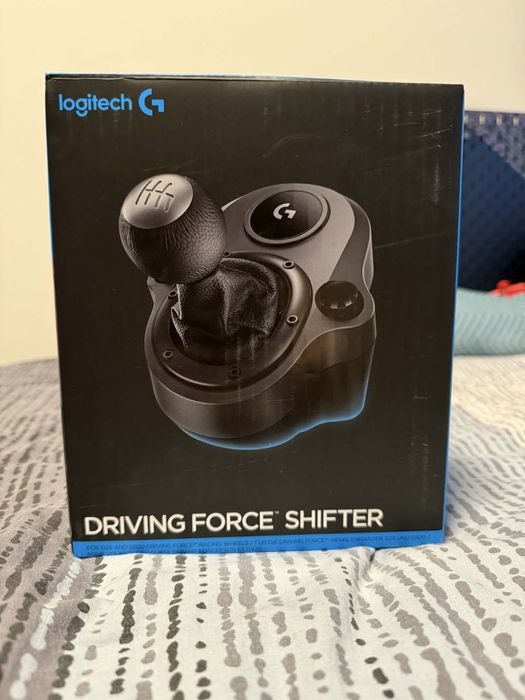 Комплект кормило Logitech G923 + скоростен лост