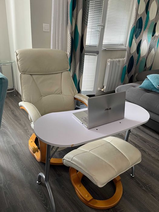 Масичка за деца ,маникюрист ,художник,и помощна за лаптоп