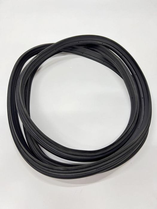 Lexus GX470 резинка уплотнительная GX470 резинка в багажник