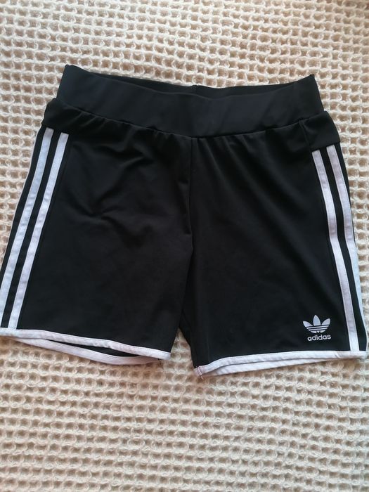Дамски къси гащи адидас