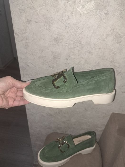 Продам замшевые лоферы