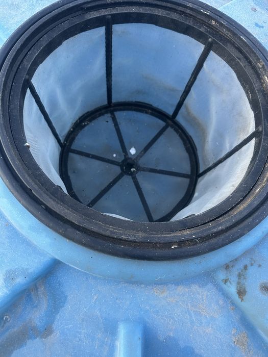 Срочно Продается емкость 1 тонник