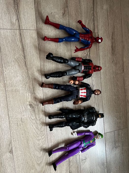 Figurine supereroi