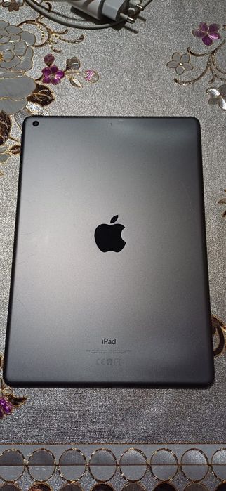 Планшкт Apple .  iPad .
