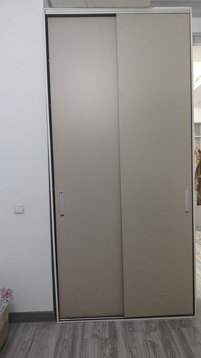 Шкаф купе продается