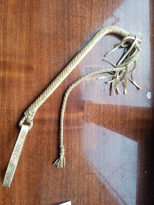 Прдам қамшы новый